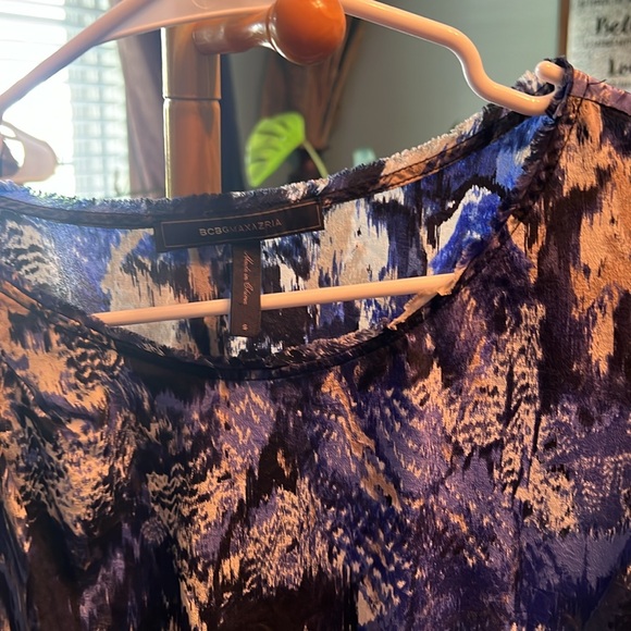 BCBG printed silk dress size small, fringe hem, 3/4 sleeves - Picture 5 of 8